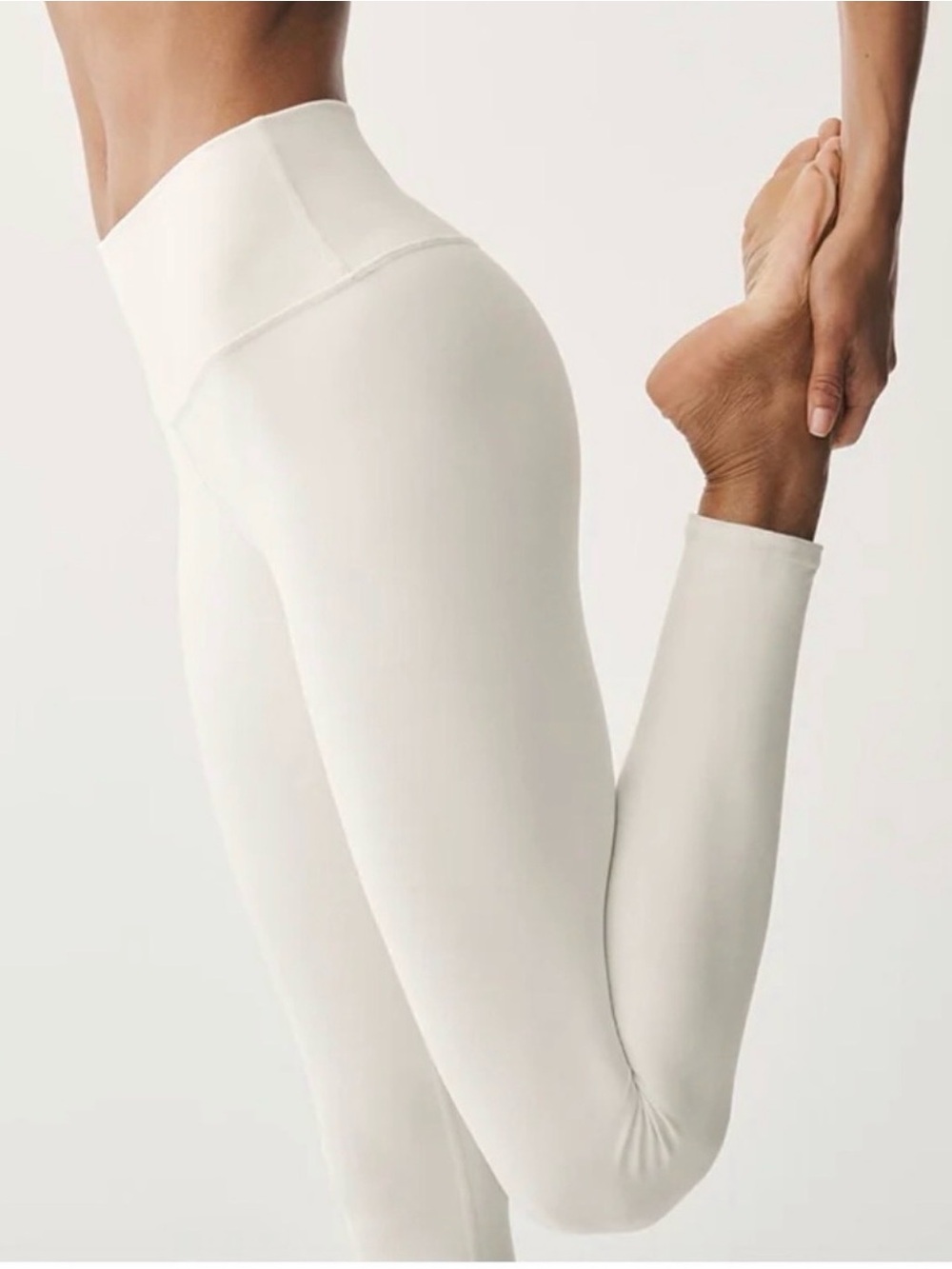 New With Tags - Alo Yoga High-Waist Airbrush Legging - Ivory